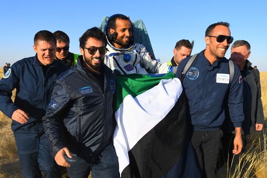 Экипаж корабля "Союз МС-12" вернулся на Землю