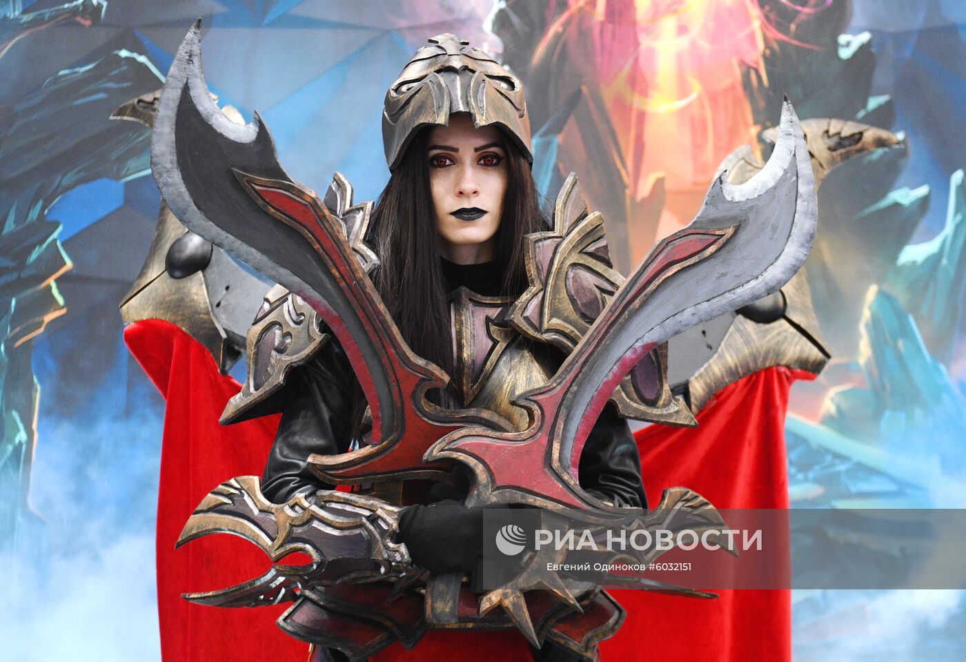 Участница выставки "ИгроМир 2019" и фестиваля Comic Con Russia 2019 в Международном выставочном центре "Крокус Экспо" в Москве. Место: Россия, Москва. Автор: Евгений Одиноков/РИА Новости. Выставка "Игромир" Comic Con Russia
