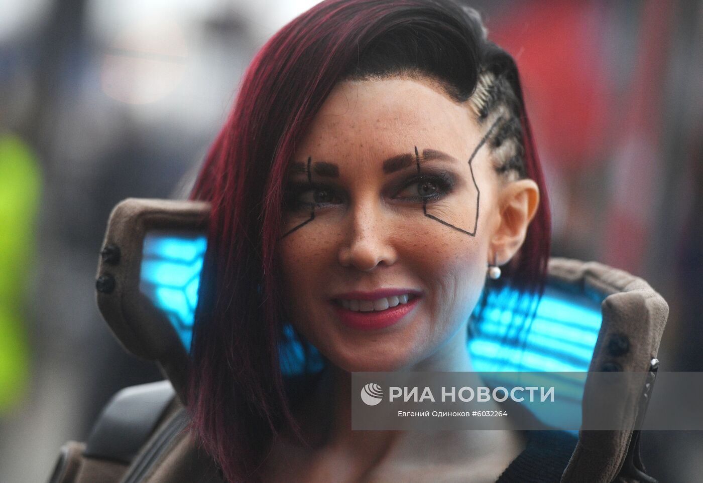 Участница выставки "ИгроМир 2019" и фестиваля Comic Con Russia 2019 в Международном выставочном центре "Крокус Экспо" в Москве. Место: Россия, Москва. Автор: Евгений Одиноков/РИА Новости. Выставка "Игромир" Comic Con Russia