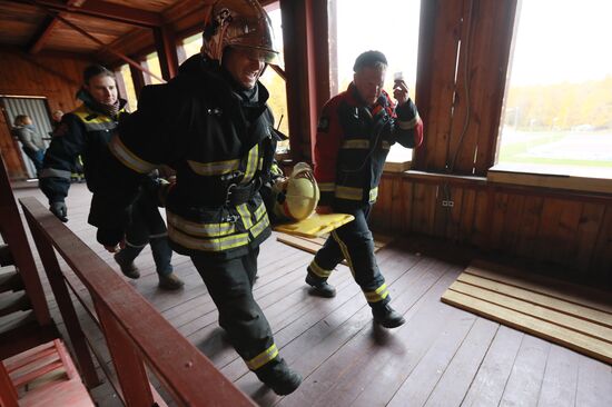 Учения добровольцев аварийно-спасательных формирований