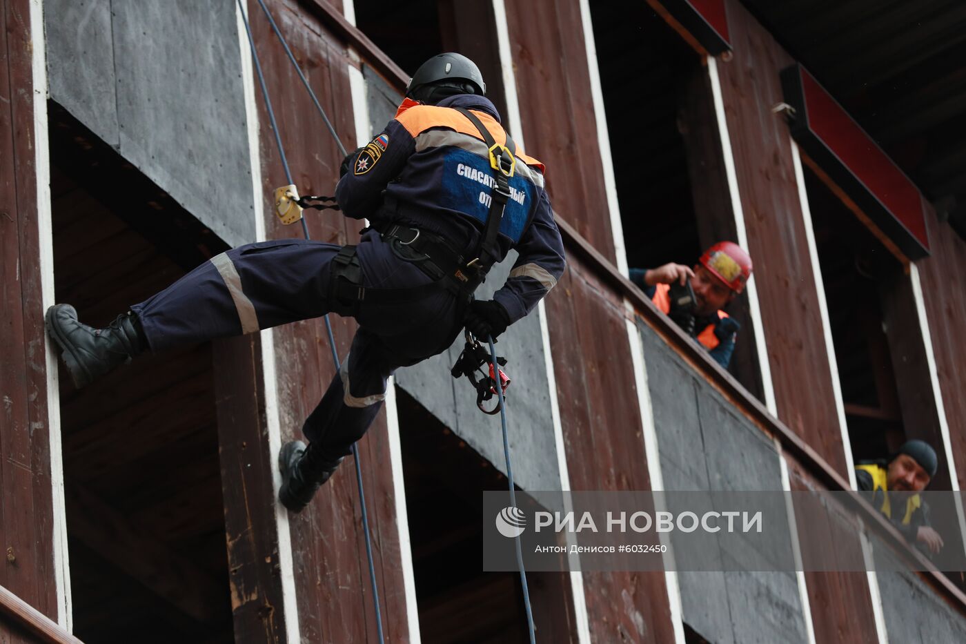 Учения добровольцев аварийно-спасательных формирований