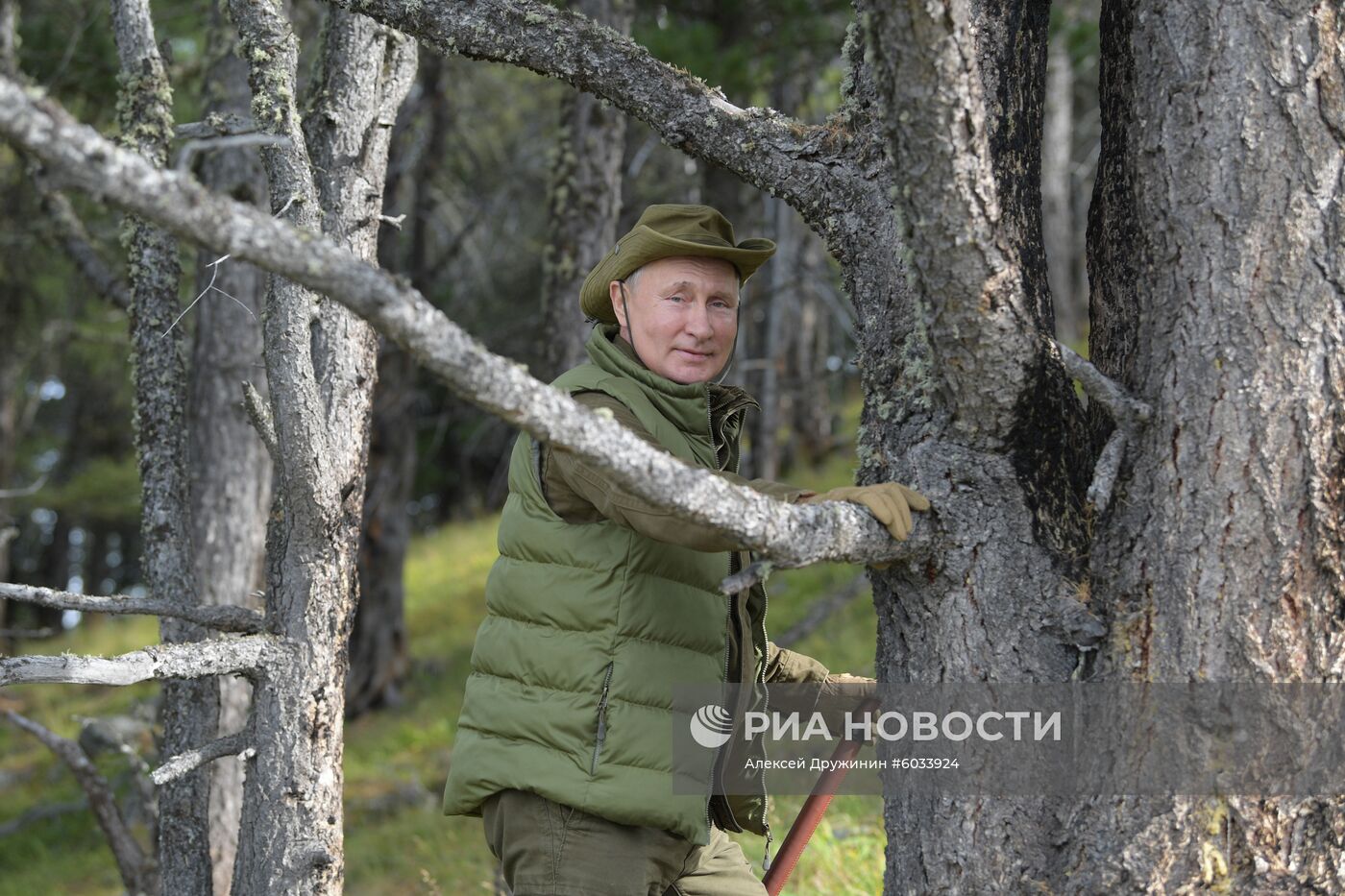 Отдых президента РФ В. Путина в Сибири