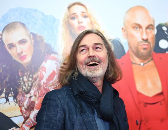 Премьера фильма "Девушки бывают разные"