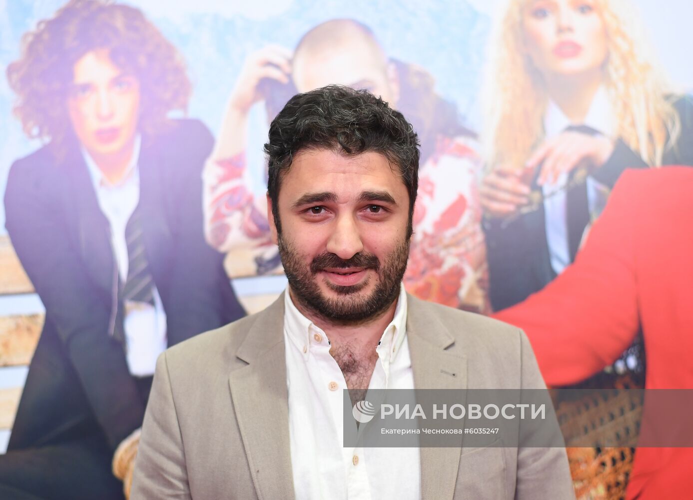 Премьера фильма "Девушки бывают разные"