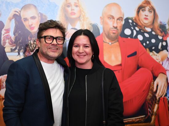 Премьера фильма "Девушки бывают разные"