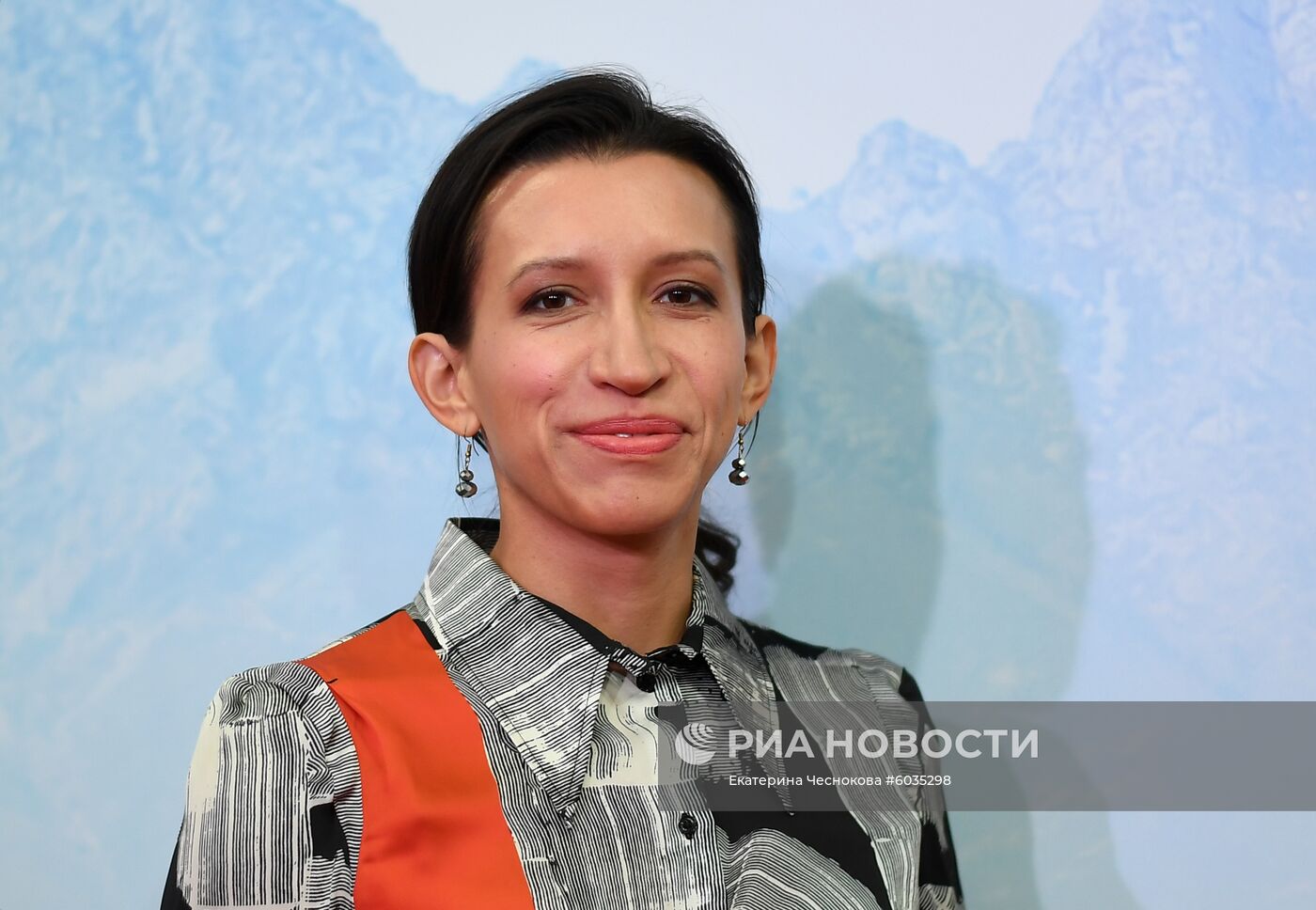 Премьера фильма "Девушки бывают разные"