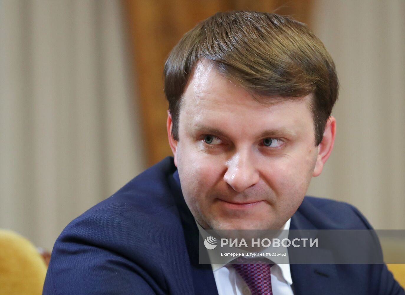 Премьер-министр РФ Д. Медведев провел совещание о мерах по ускорению экономического роста