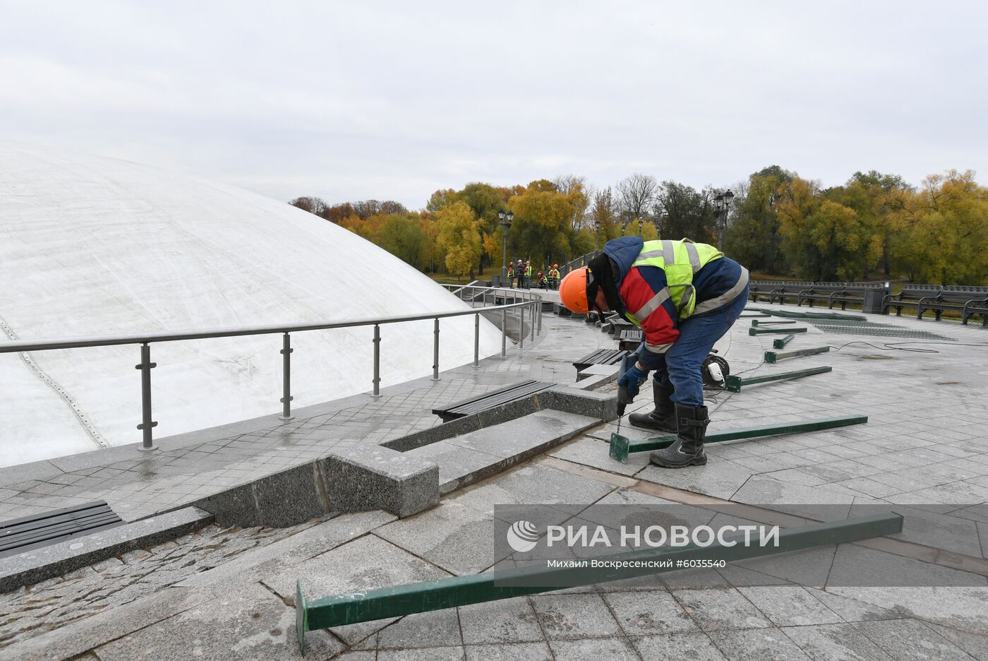 Демонтаж фонтана в парке "Царицыно"