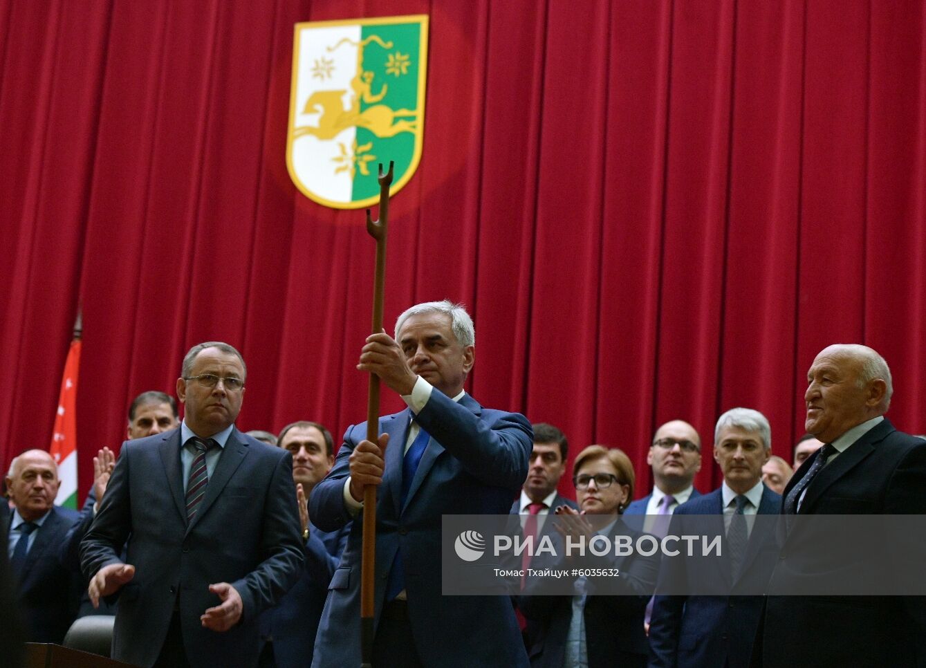 Инаугурация избранного президента Абхазии Р. Хаджимбы