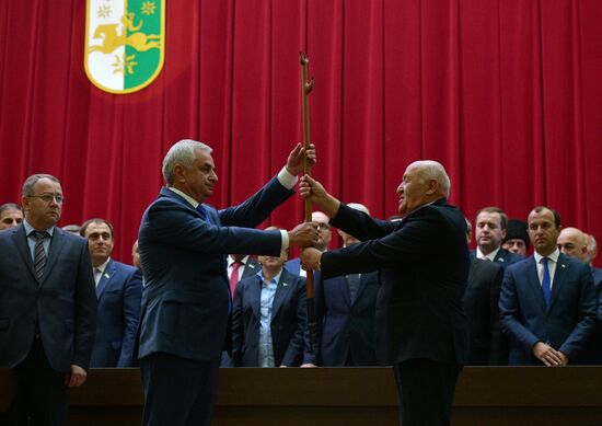 Инаугурация избранного президента Абхазии Р. Хаджимбы