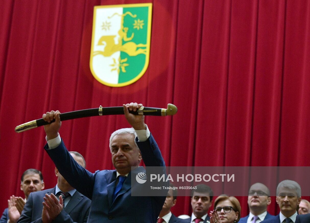 Инаугурация избранного президента Абхазии Р. Хаджимбы