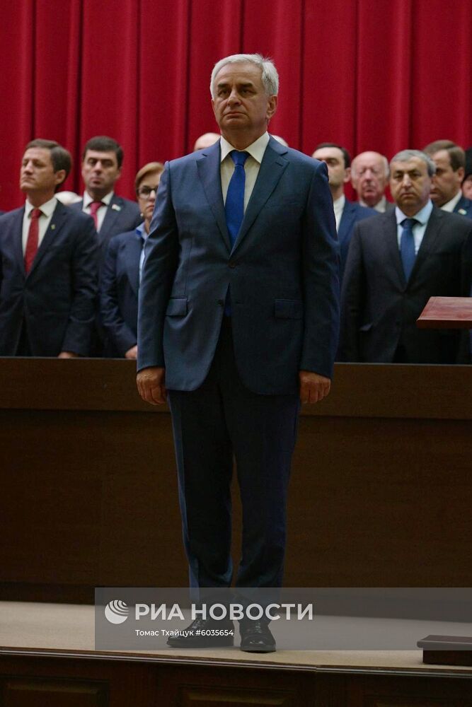 Инаугурация избранного президента Абхазии Р. Хаджимбы
