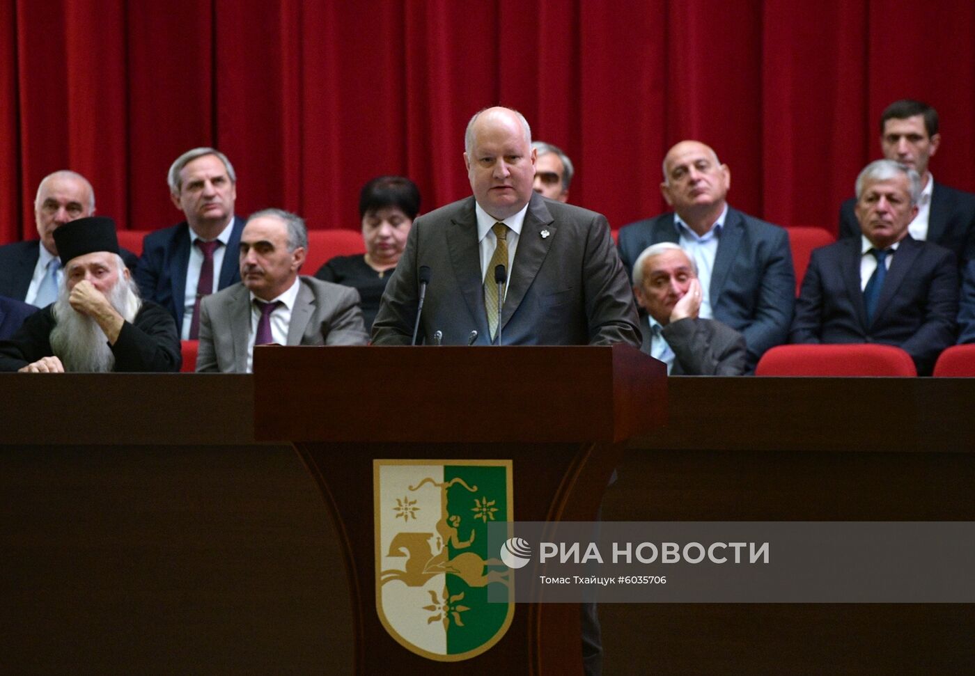 Инаугурация избранного президента Абхазии Р. Хаджимбы