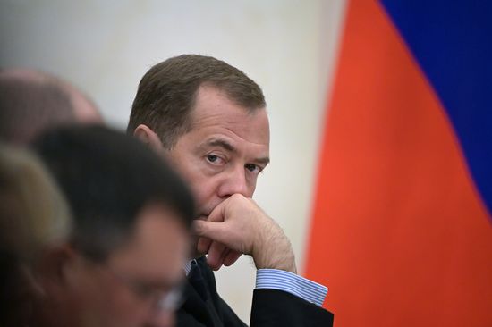 Президент РФ В. Путин провел совещание с членами правительства РФ