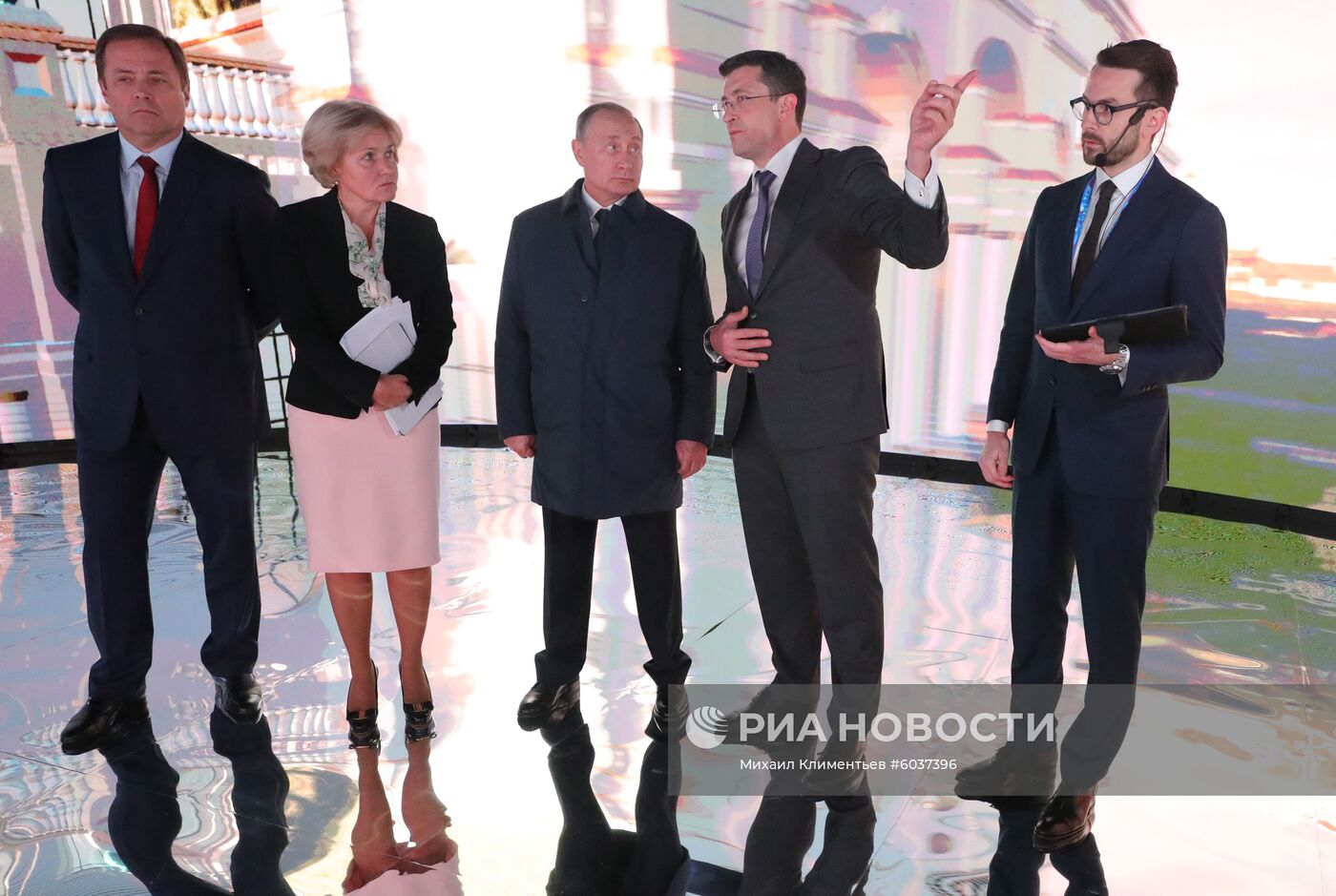 Рабочая поездка президента РФ В. Путина в Нижний Новгород