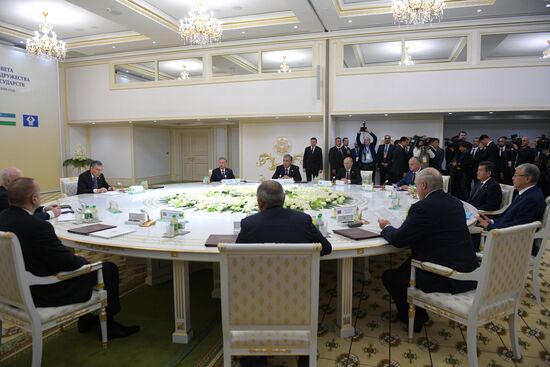 Визит президента РФ В. Путина в Туркмению