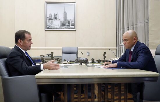 Премьер-министр РФ Д. Медведев встретился с главой администрации Липецкой области И. Артамоновым