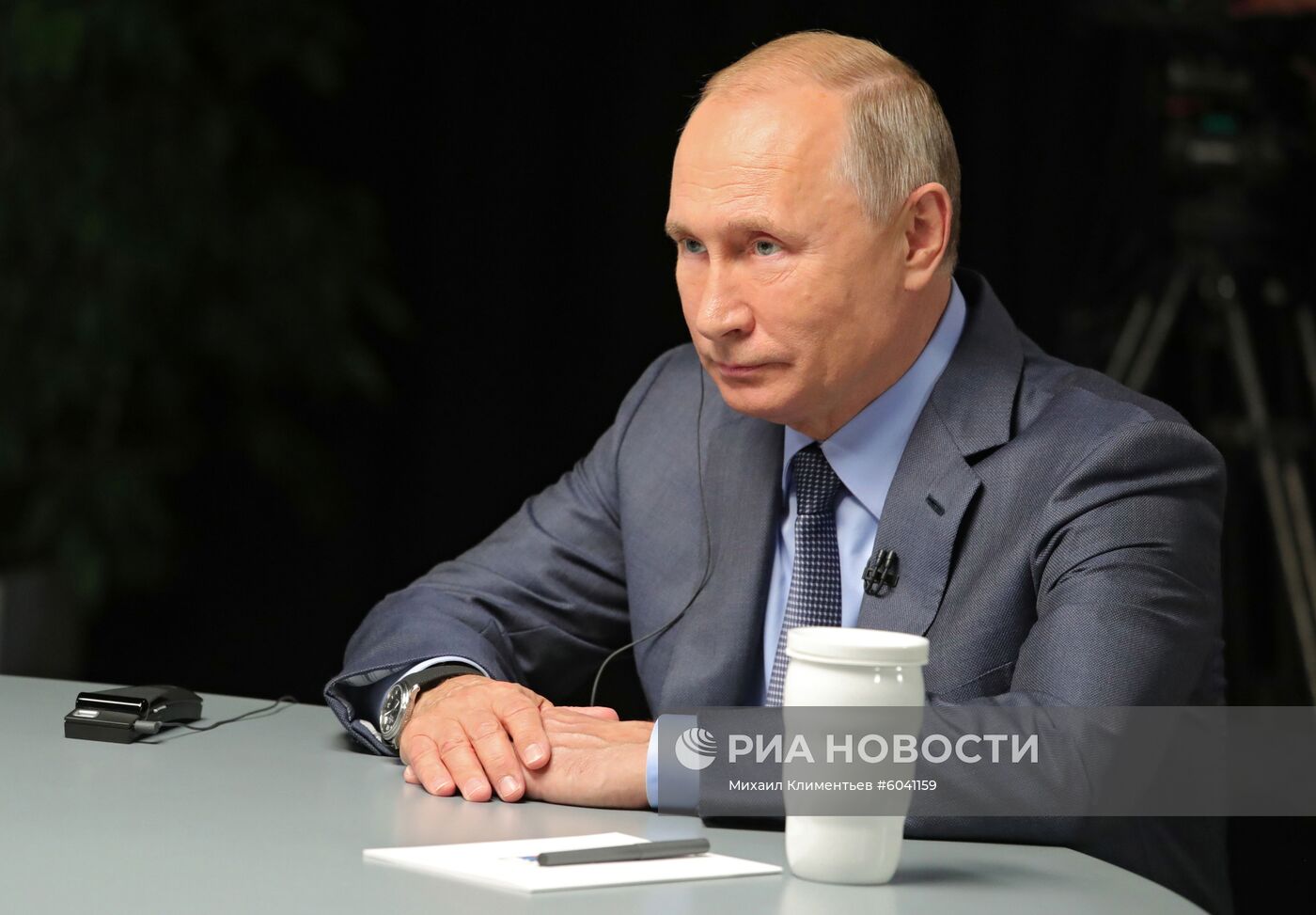 Президент РФ В. Путин дал интервью телеканалам RT Arabic, Sky News и Al Arabiya