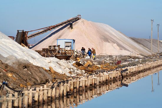 Добыча соли в Крыму