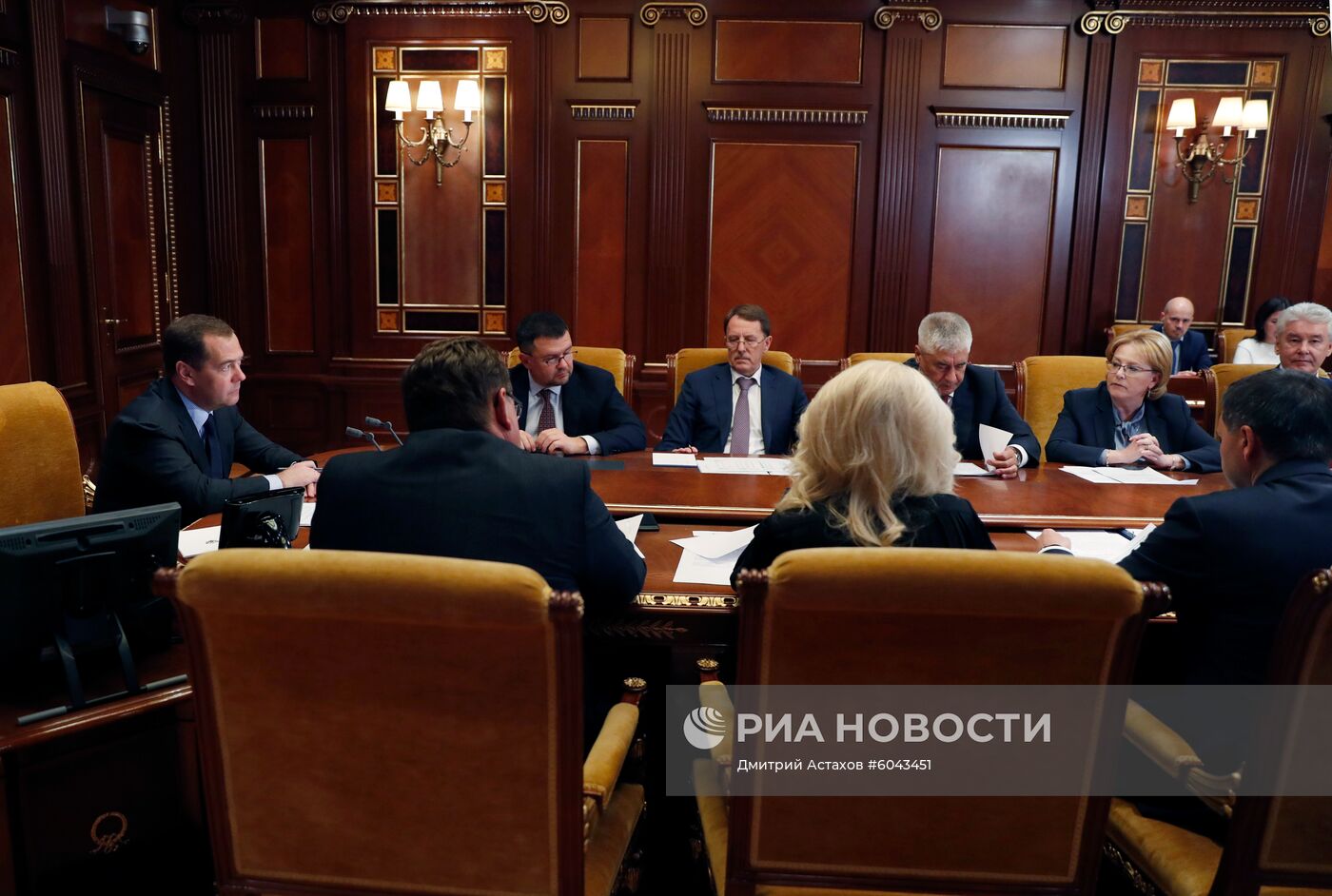 Премьер-министр РФ Д. Медведев провел совещание об исполнении поручений президента РФ и правительства РФ