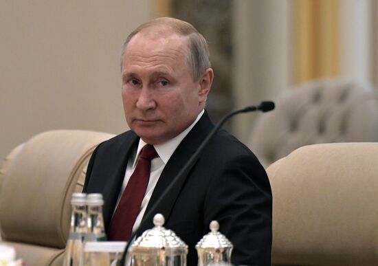 Государственный визит президента РФ В. Путина в ОАЭ