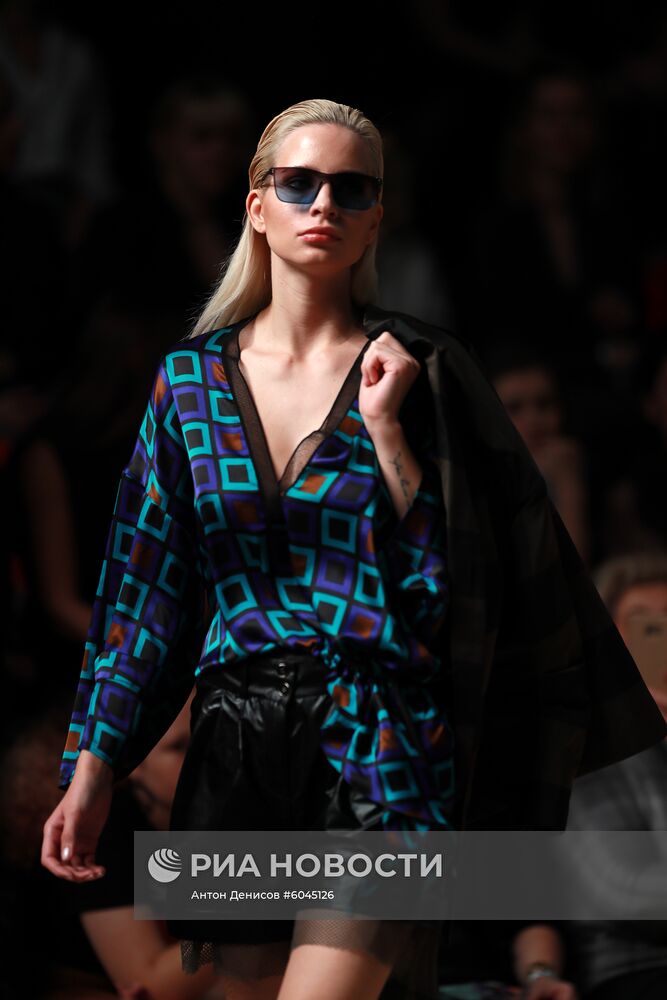 Mercedes-Benz Fashion Week. Показ Julia Dalakian