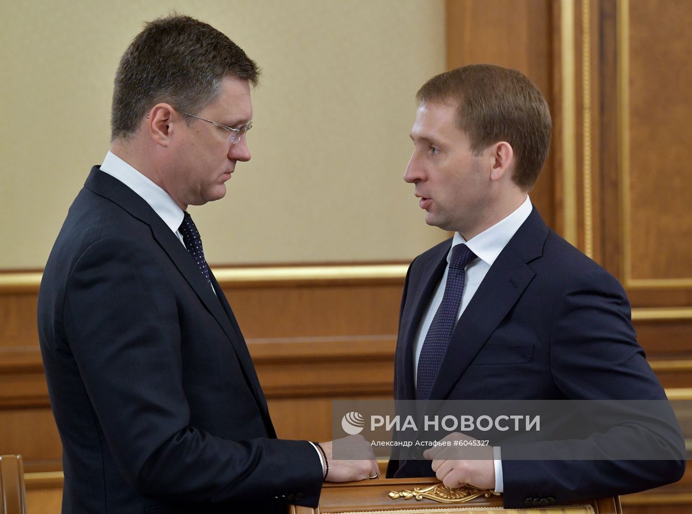 Премьер-министр РФ Д. Медведев провел заседание правительства РФ