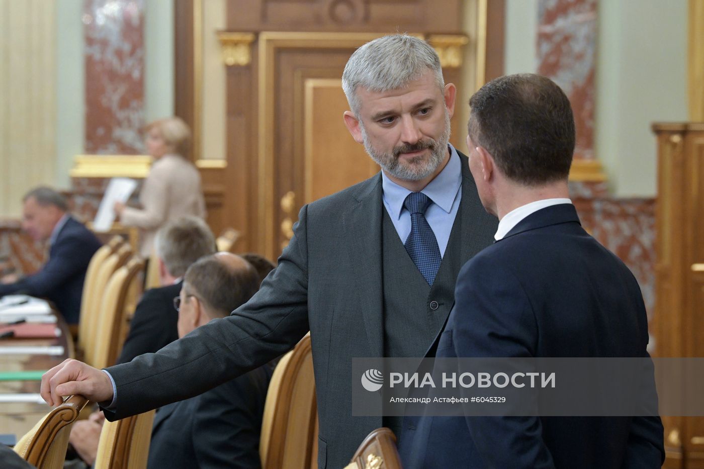 Премьер-министр РФ Д. Медведев провел заседание правительства РФ