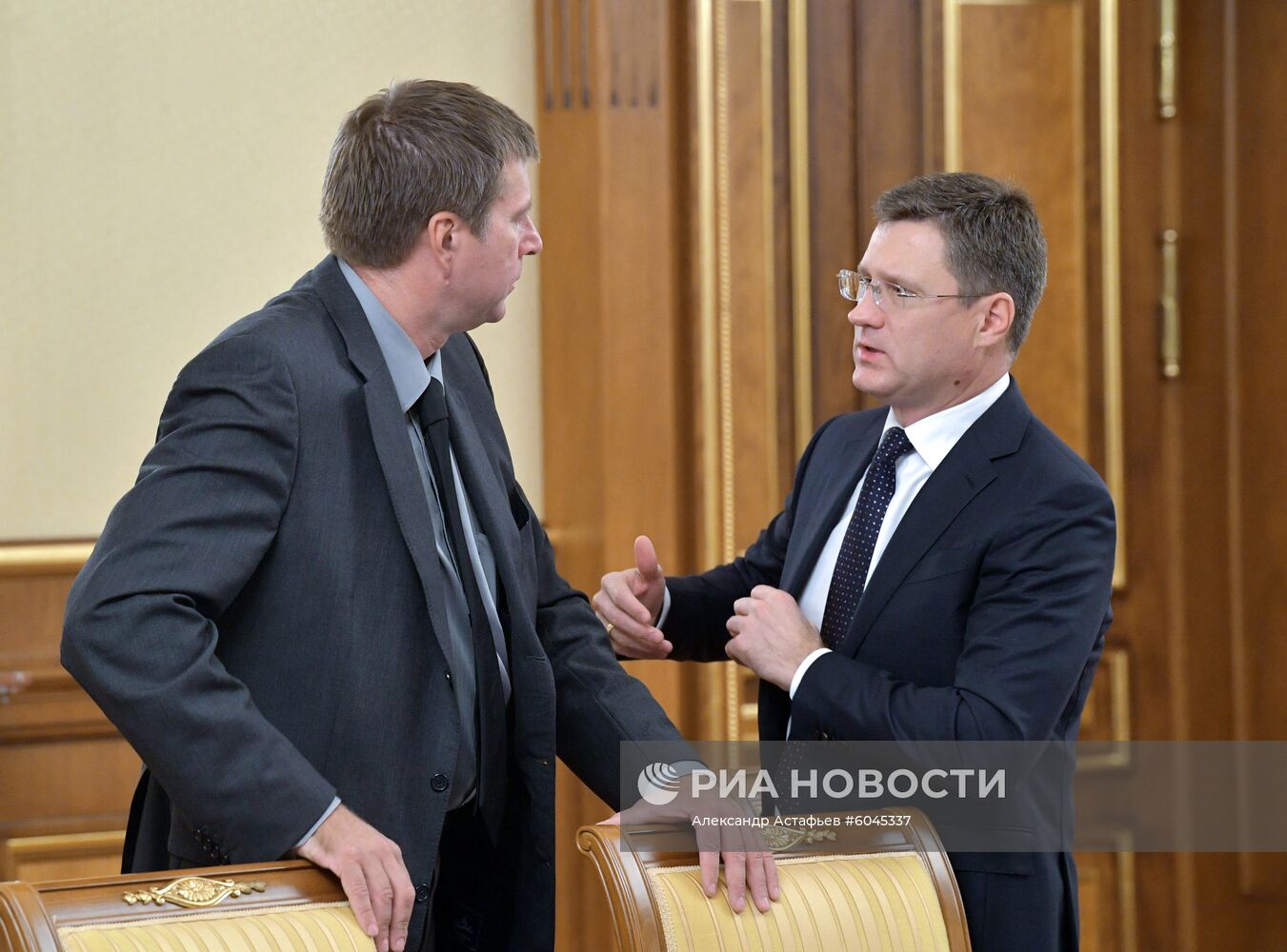 Премьер-министр РФ Д. Медведев провел заседание правительства РФ