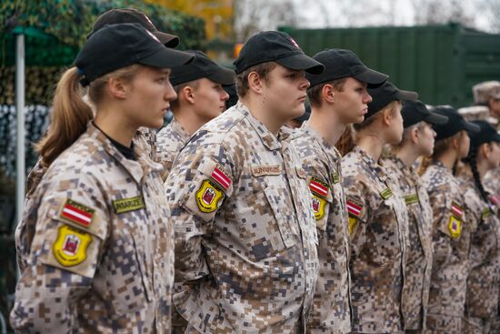 Церемония передачи Латвии от США средств разминирования Husky