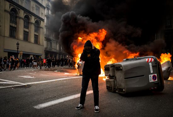 Акция протеста в Барселоне