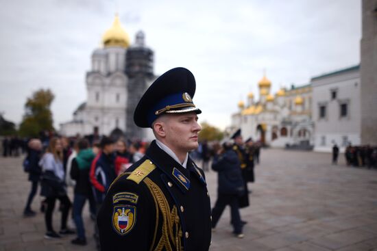 Последняя в 2019 году церемония развода пеших и конных караулов Президентского полка