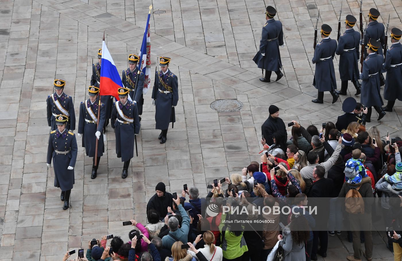 Последняя в 2019 году церемония развода пеших и конных караулов Президентского полка