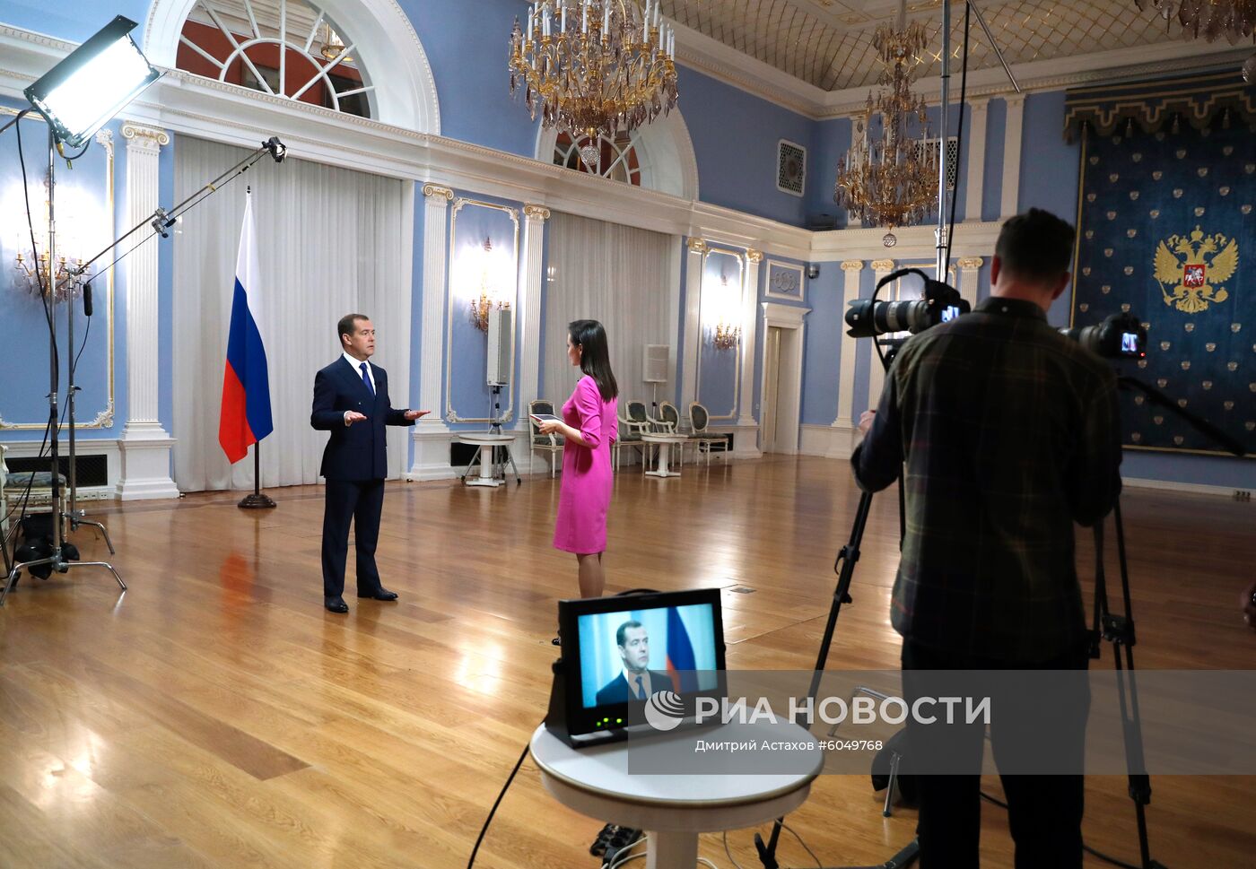 Интервью премьер-министра РФ Д. Медведева телеканалу "Россия 24"