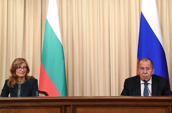 Встреча глав МИД РФ и Болгарии С. Лаврова и Е. Захариевой