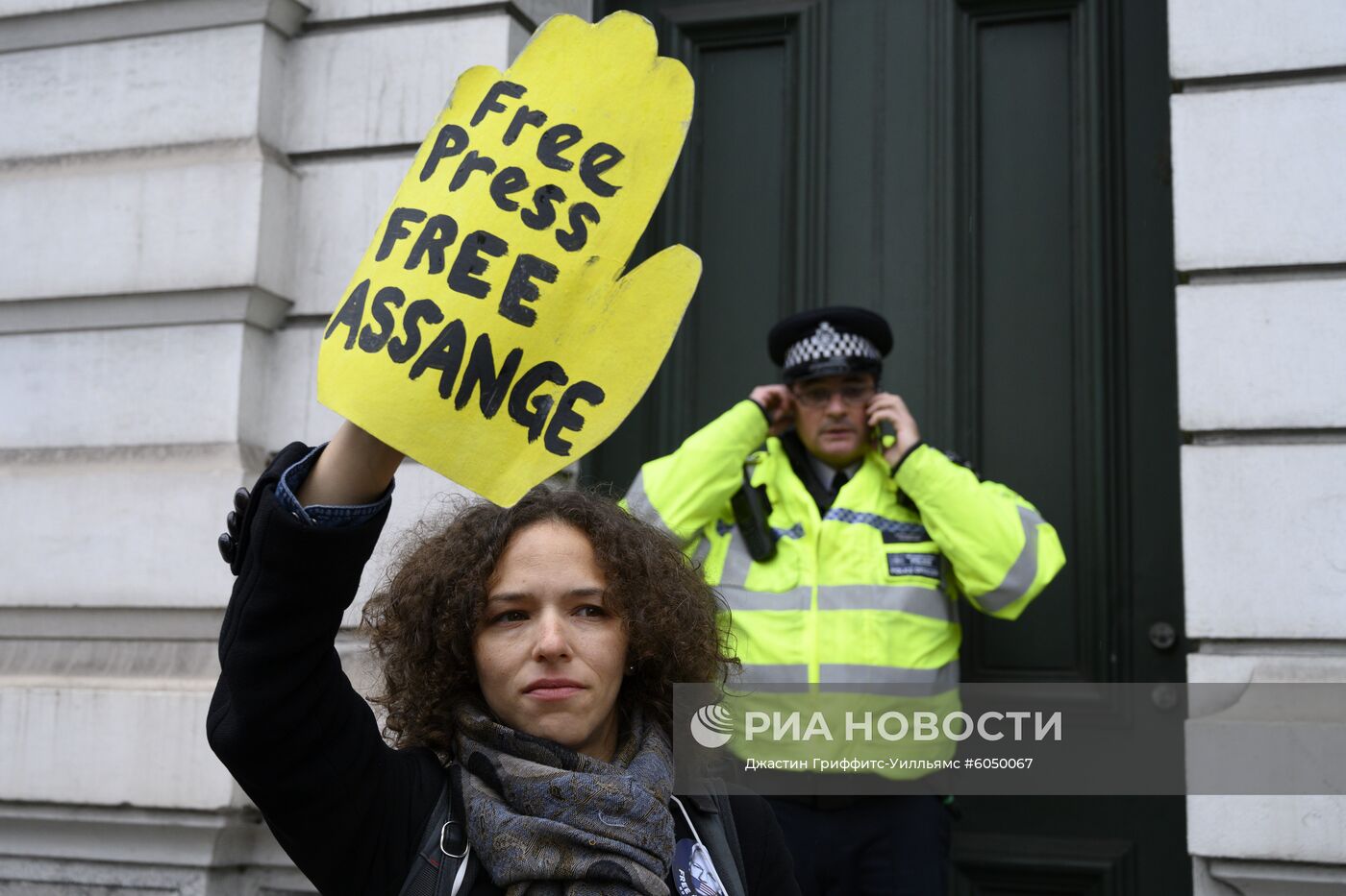 Акция в поддержку Дж. Ассанжа в Лондоне