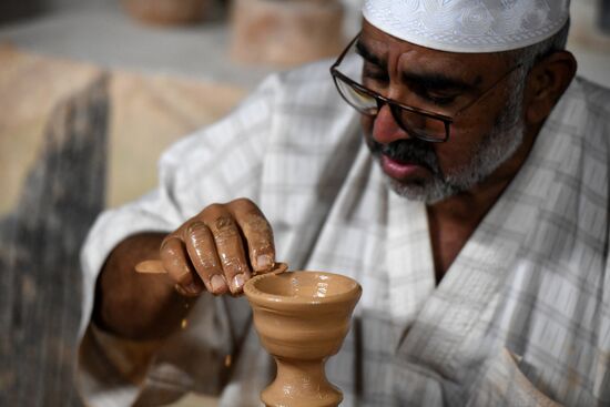 Мастерская по изготовлению глиняных изделий в городе Эль-Хаса в Саудовской Аравии