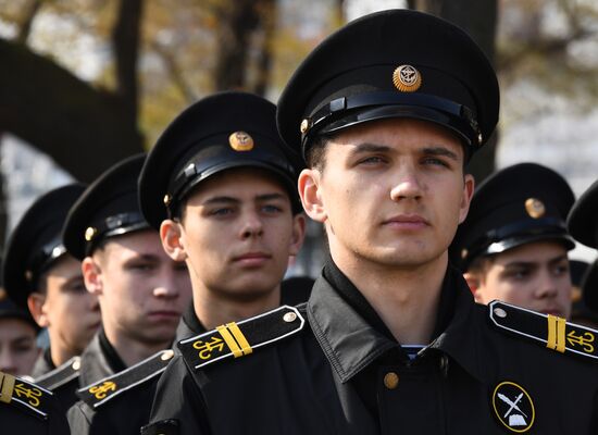 Встреча учебного корабля Балтийского флота "Перекоп" во Владивостоке