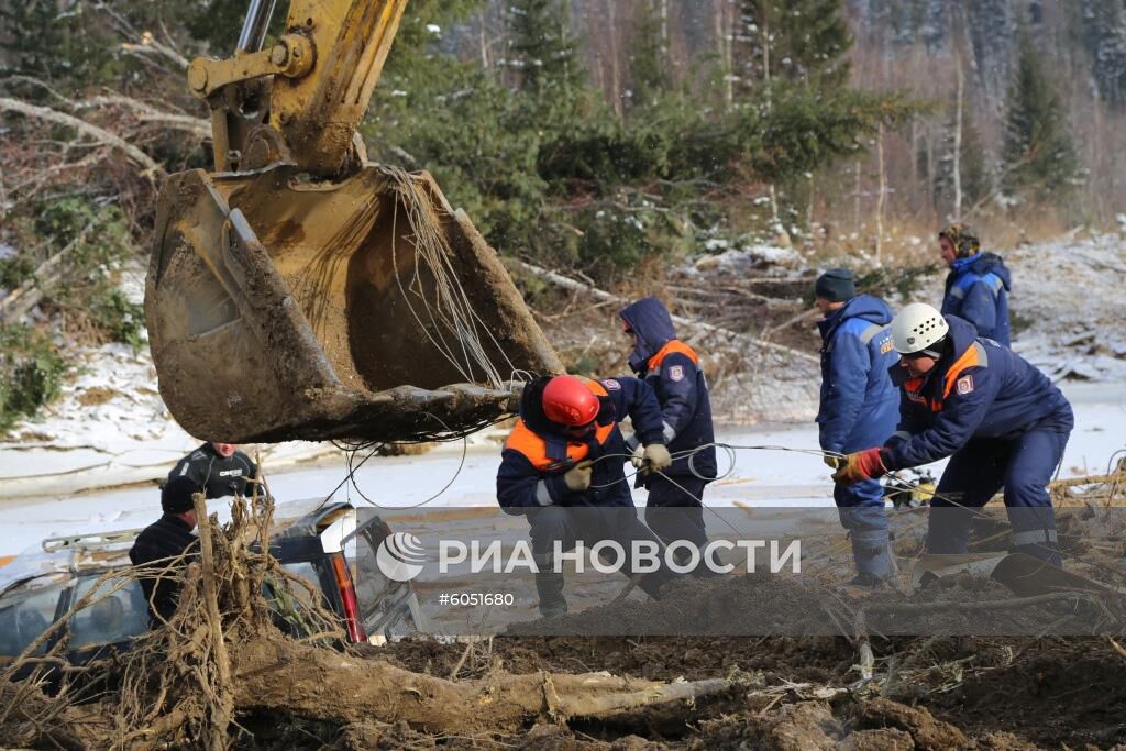 Ликвидация последствий прорыва дамбы в Красноярском крае