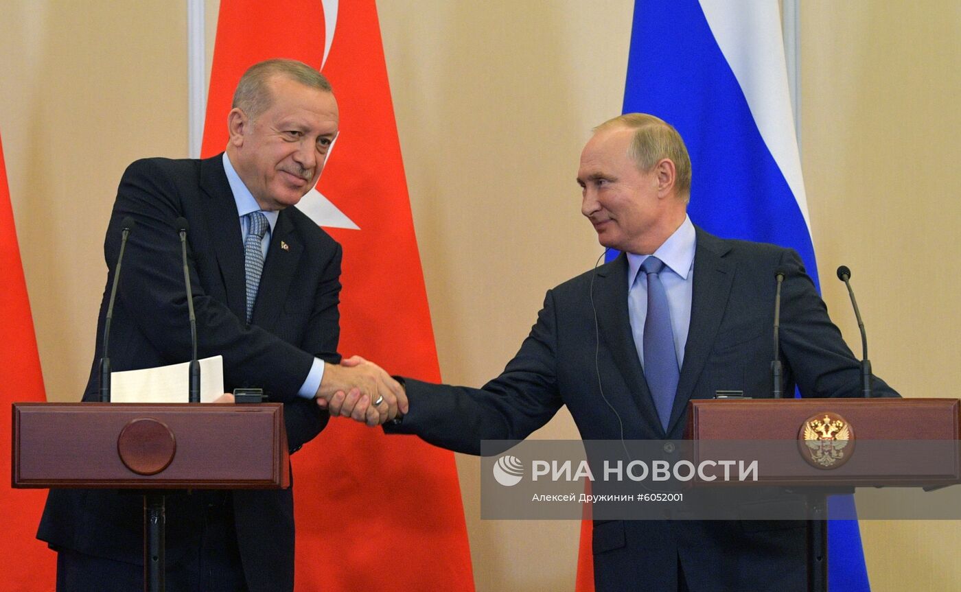 Президент РФ В. Путин встретился с президентом Турции Р. Т. Эрдоганом