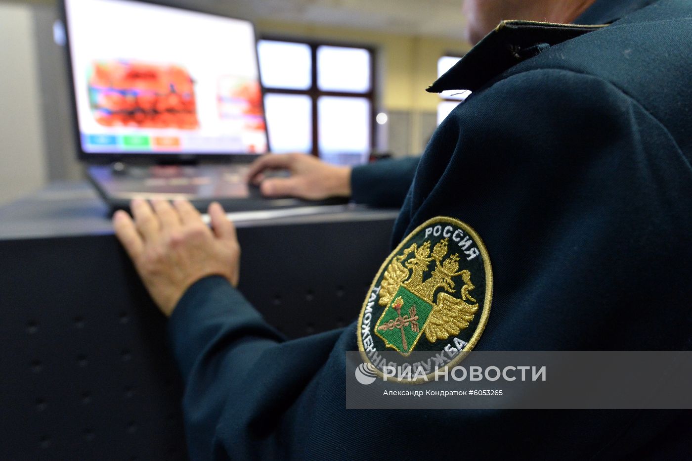 Работа таможни в а/п "Баландино" в Челябинске