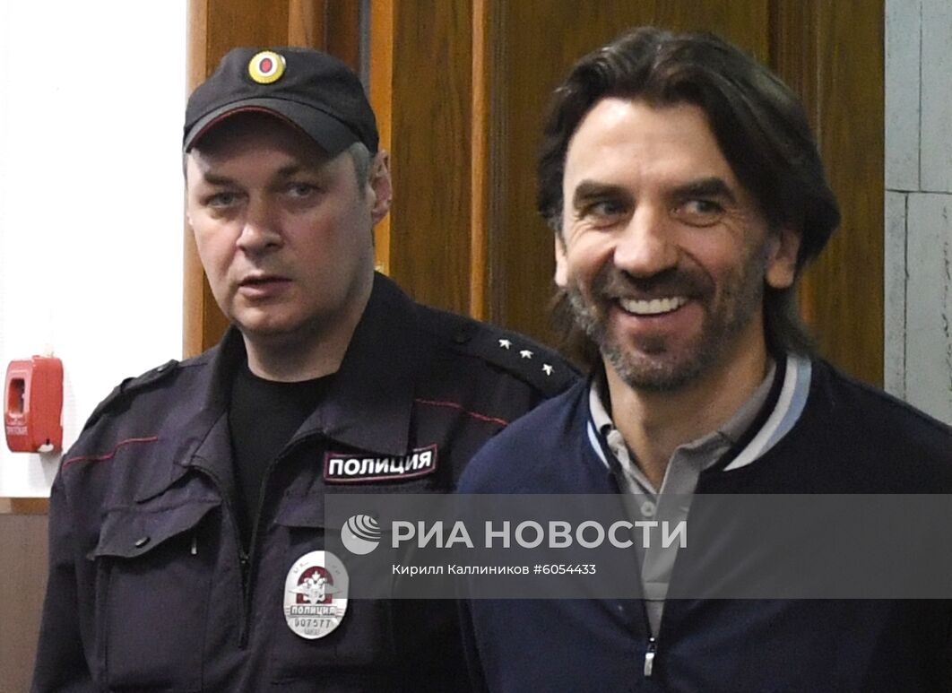 Рассмотрение ходатайства следствия о продлении срока ареста М. Абызову