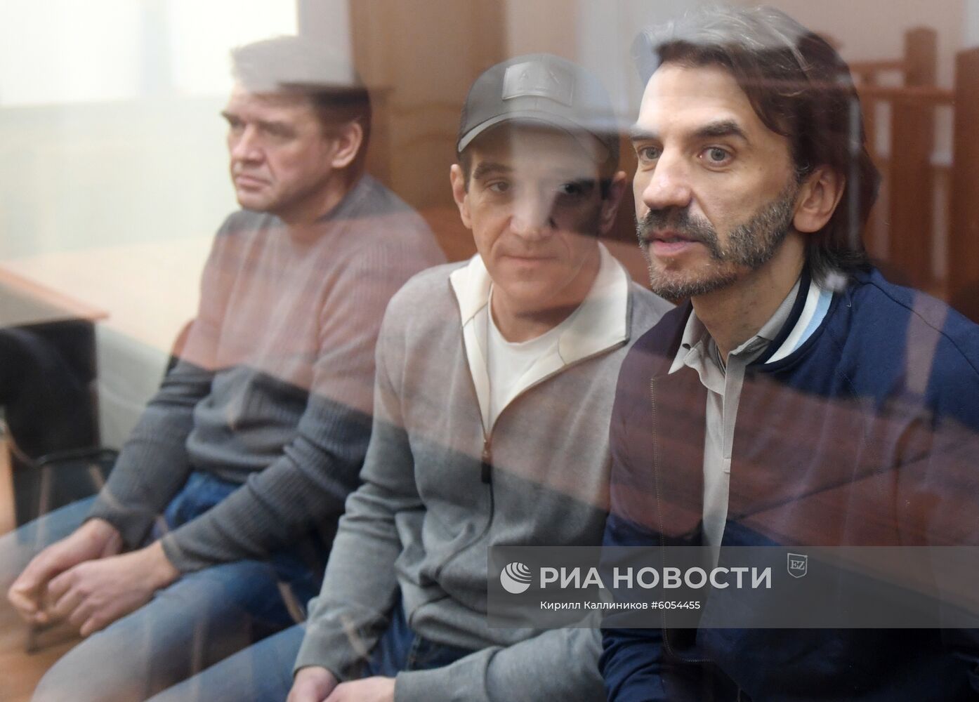 Рассмотрение ходатайства следствия о продлении срока ареста М. Абызову 