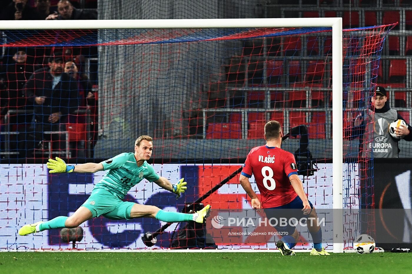 Футбол. Лига Европы. Матч ЦСКА - "Ференцварош"