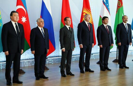 Премьер-министр РФ Д. Медведев принял участие в заседаниях Совета глав правительств СНГ и Евразийского межправительственного совета