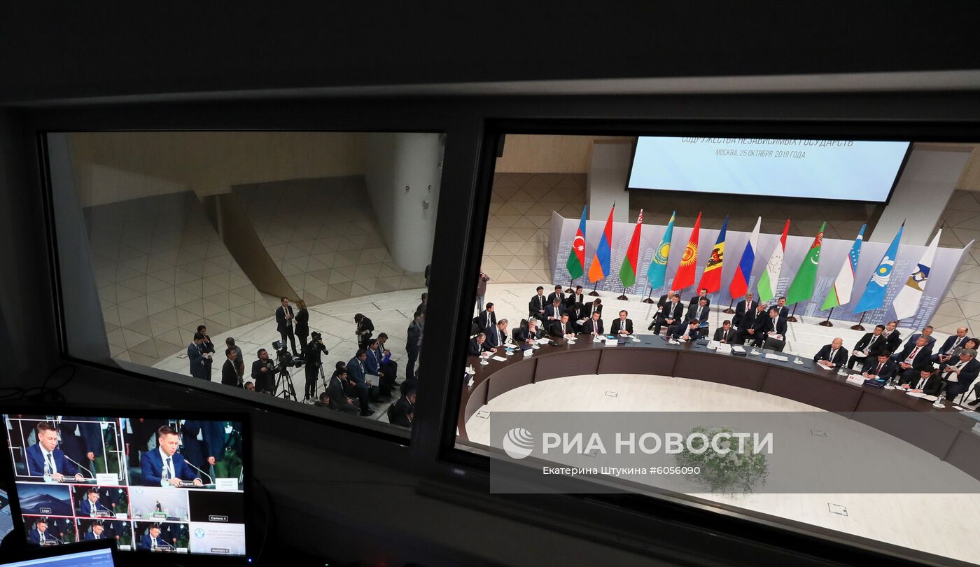 Премьер-министр РФ Д. Медведев принял участие в заседаниях Совета глав правительств СНГ и Евразийского межправительственного совета