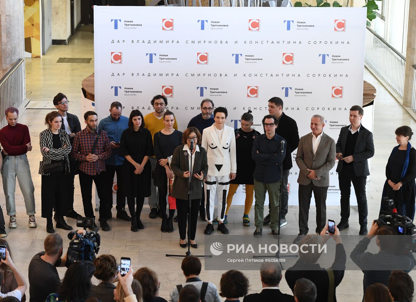 Передача в дар Третьяковской галерее работ современных художников