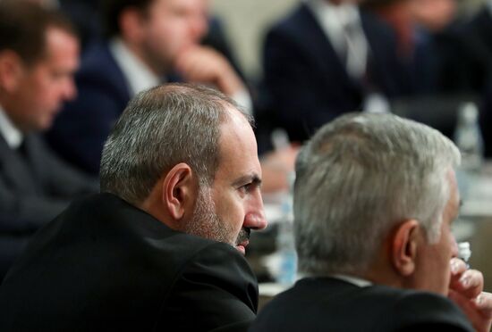 Премьер-министр РФ Д. Медведев принял участие в заседаниях Совета глав правительств СНГ и Евразийского межправительственного совета