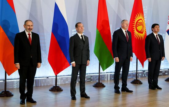 Премьер-министр РФ Д. Медведев принял участие в заседаниях Совета глав правительств СНГ и Евразийского межправительственного совета