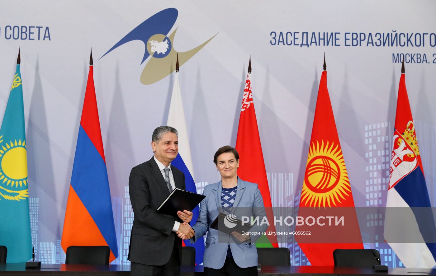 Премьер-министр РФ Д. Медведев принял участие в заседаниях Совета глав правительств СНГ и Евразийского межправительственного совета